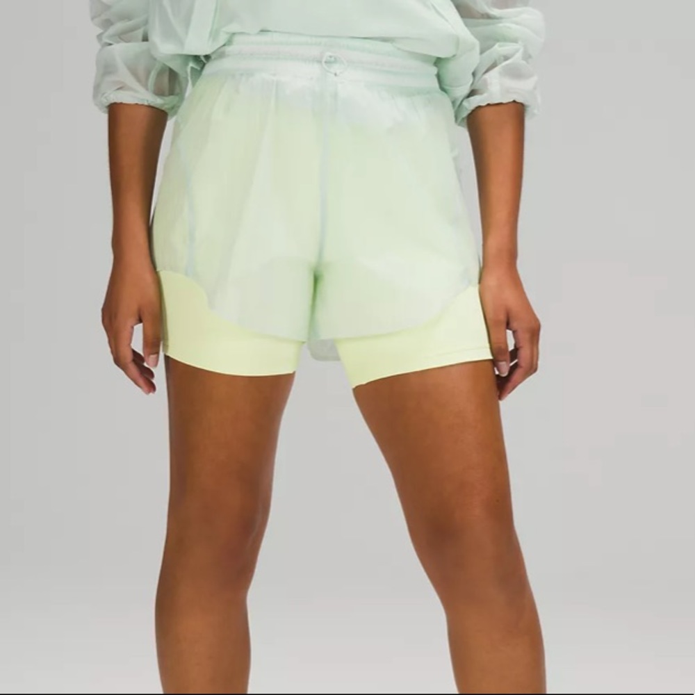 Lululemon step out high rise short 3”